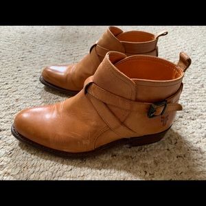 Frye ankle boots size 5